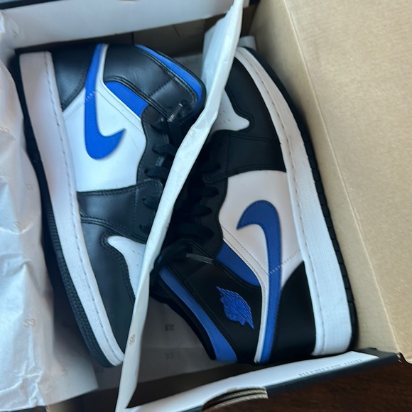 Air Jordan 1 Mid (GS) sz 6.5 youth - Picture 2 of 11